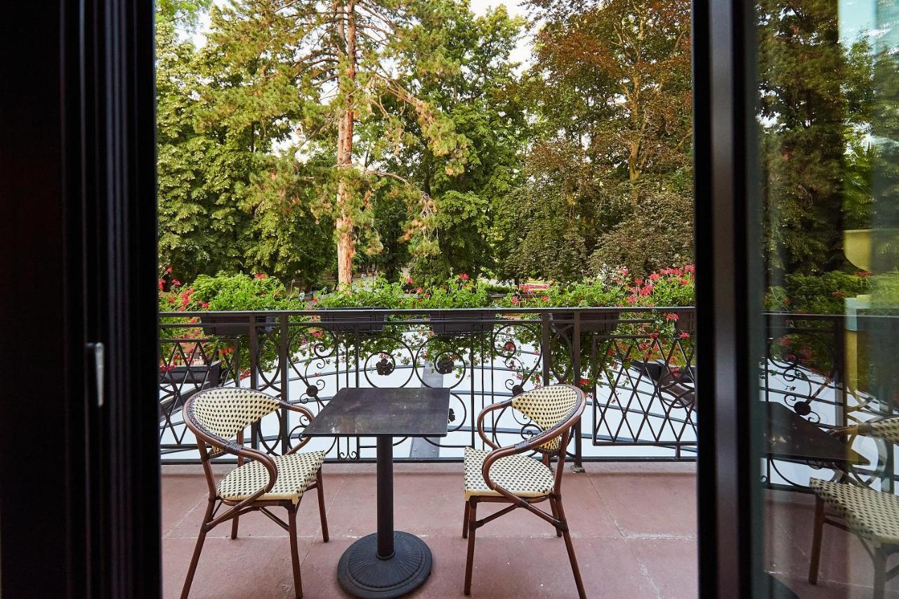 A Hoteli - Hotel Park Vrnjačka Banja 외부 사진 A balcony in Paris