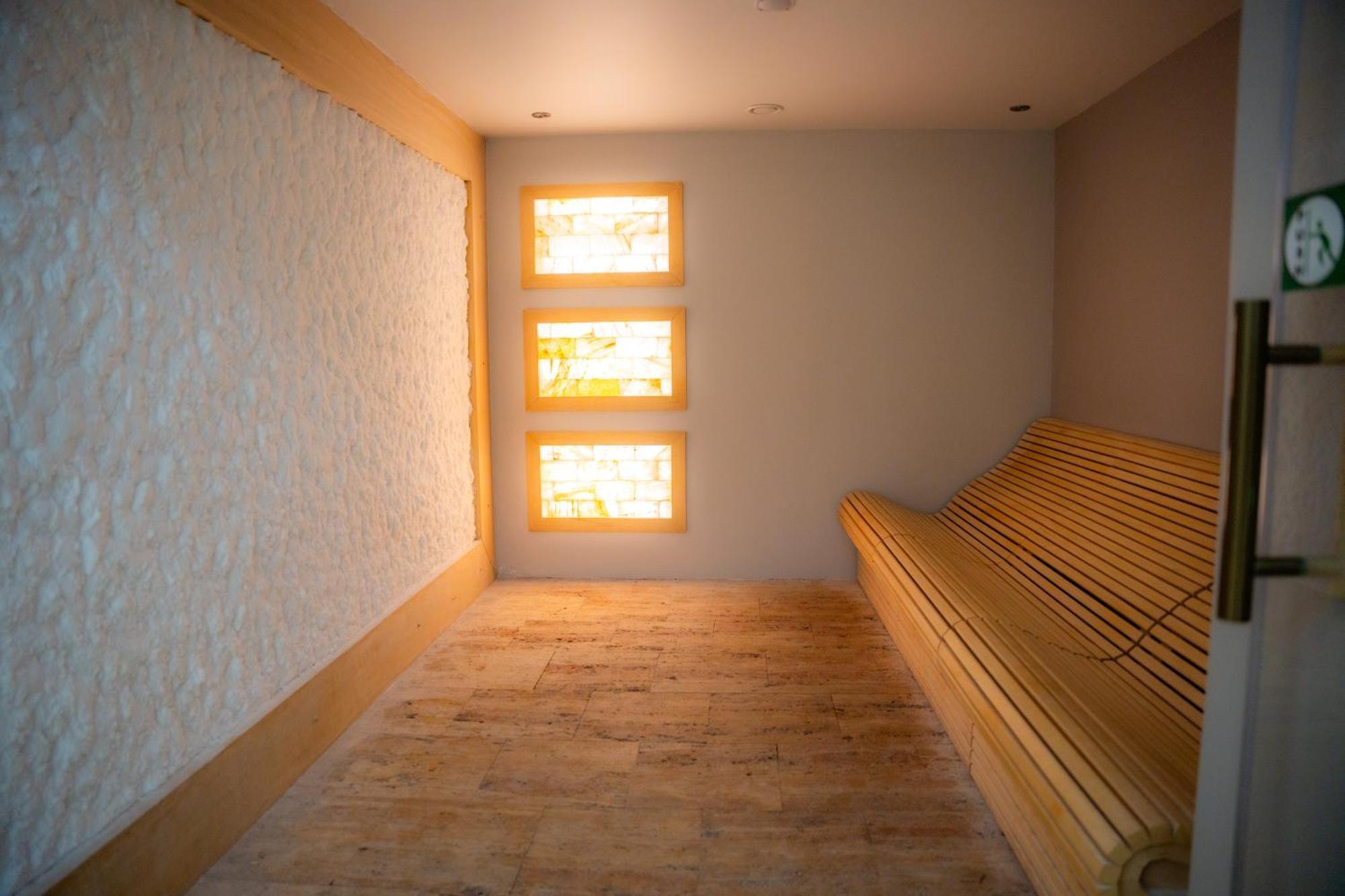 A Hoteli - Hotel Park Vrnjačka Banja 외부 사진 A salt room
